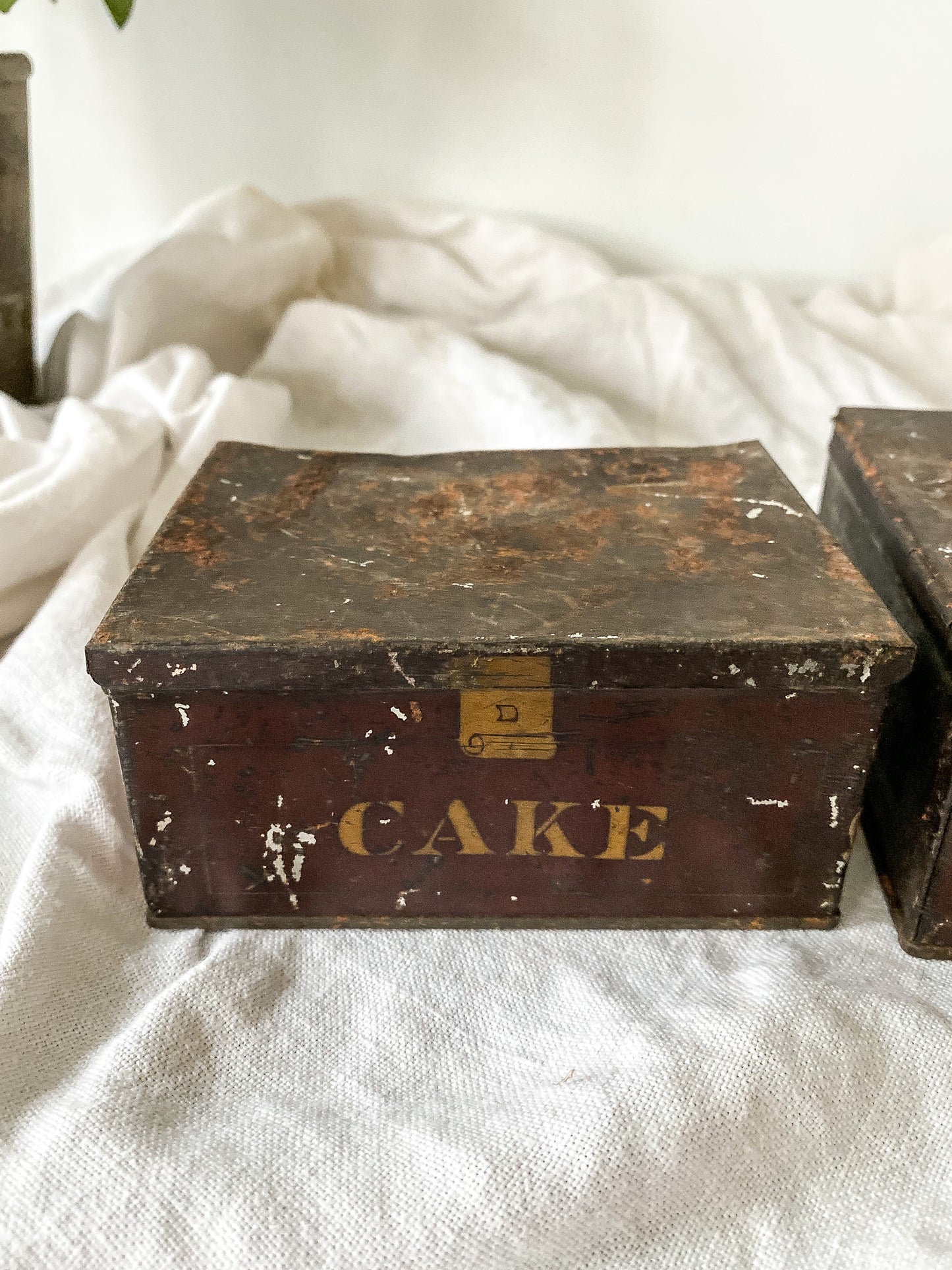 Vintage Cake Tobacco Tin