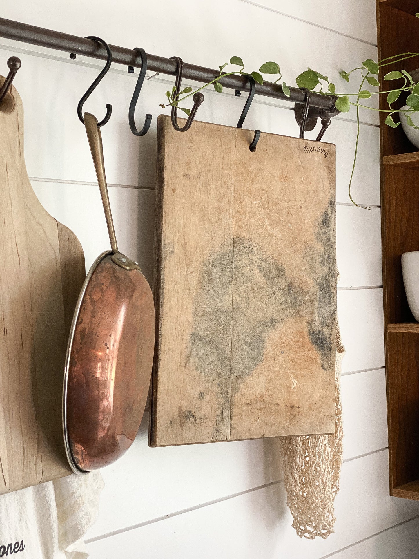 MUNISING Bread Board