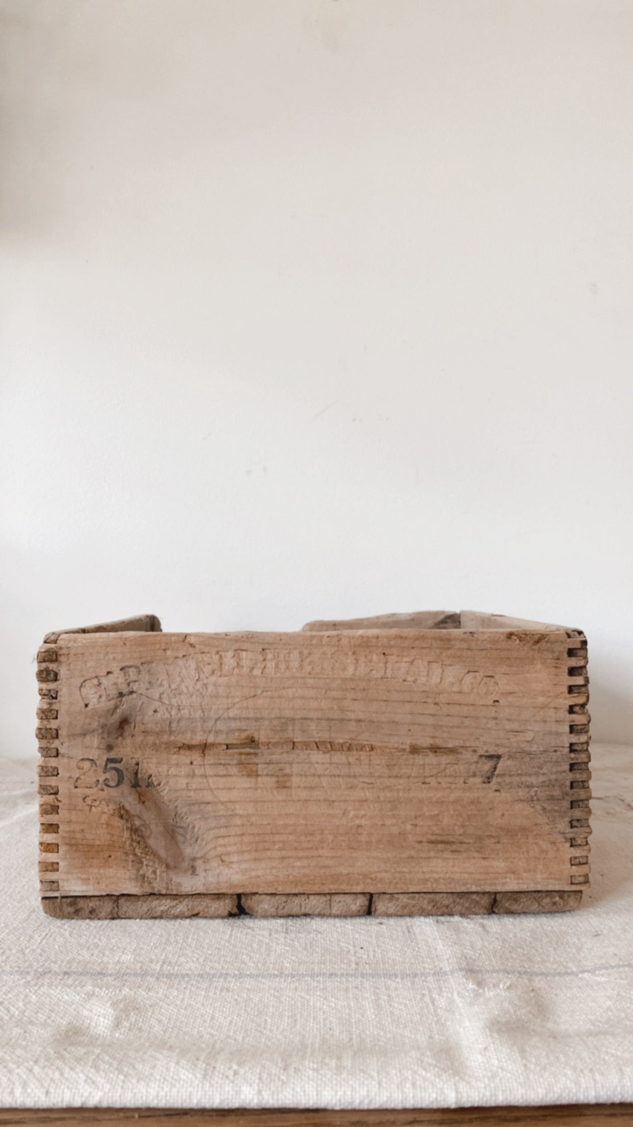 Primitive Dovetail Box