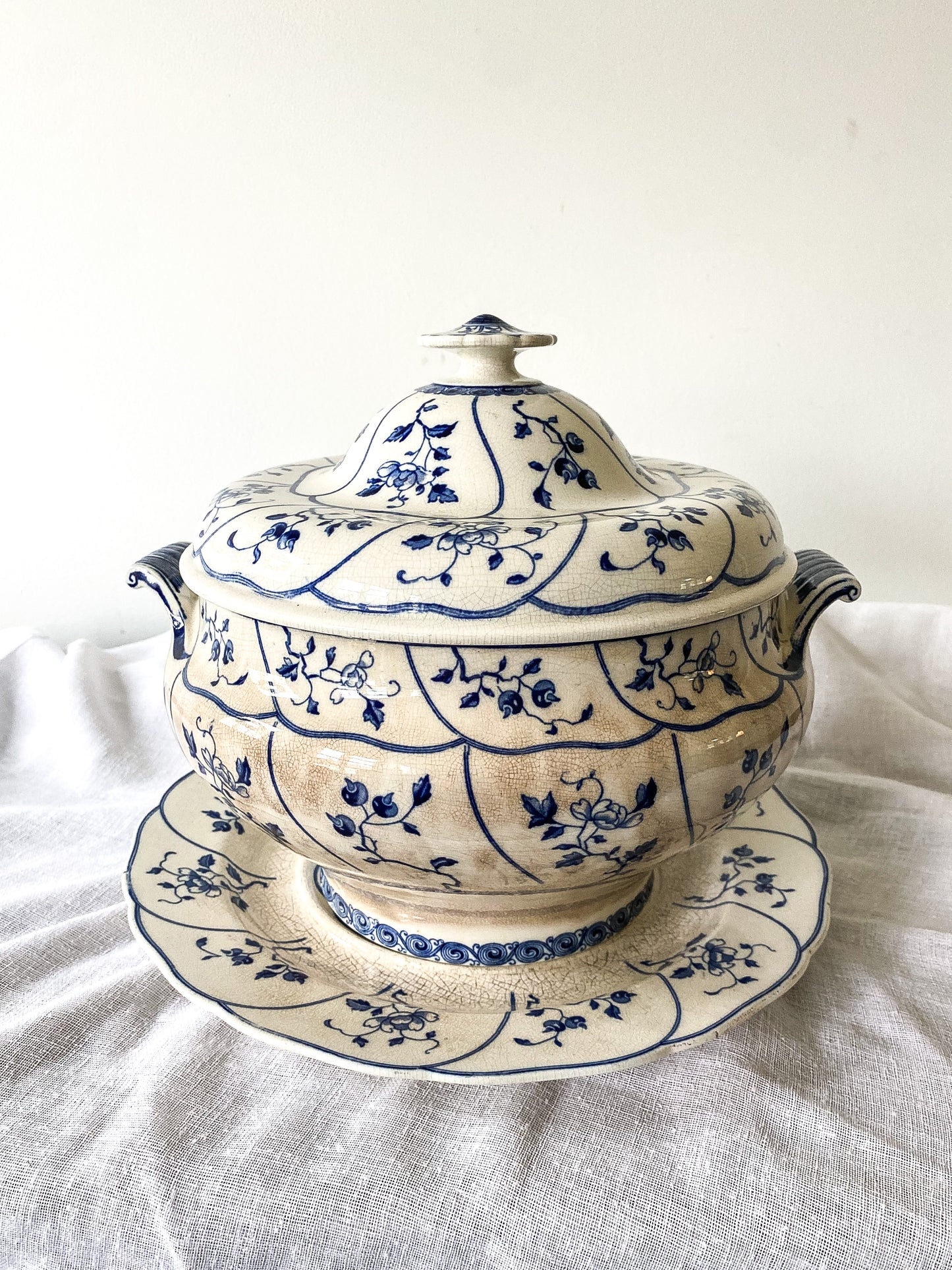 RARE MINTON Soup Tureen/Plate (c.1871))
