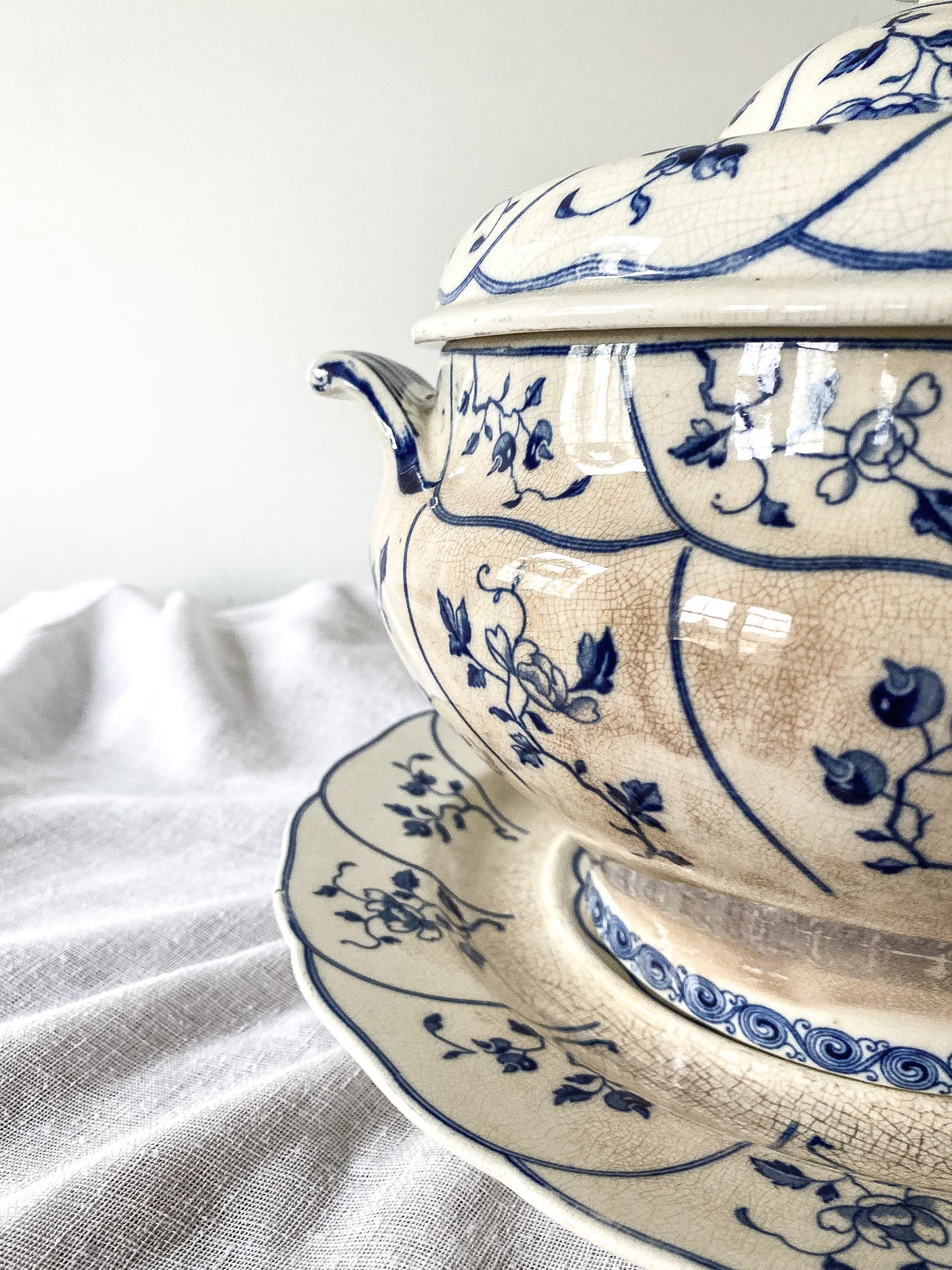 RARE MINTON Soup Tureen/Plate (c.1871))
