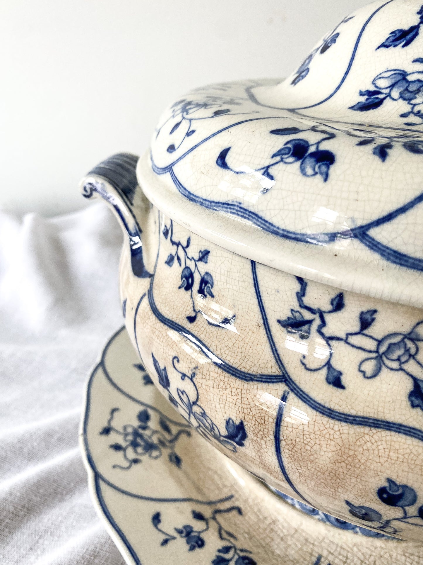 RARE MINTON Soup Tureen/Plate (c.1871))